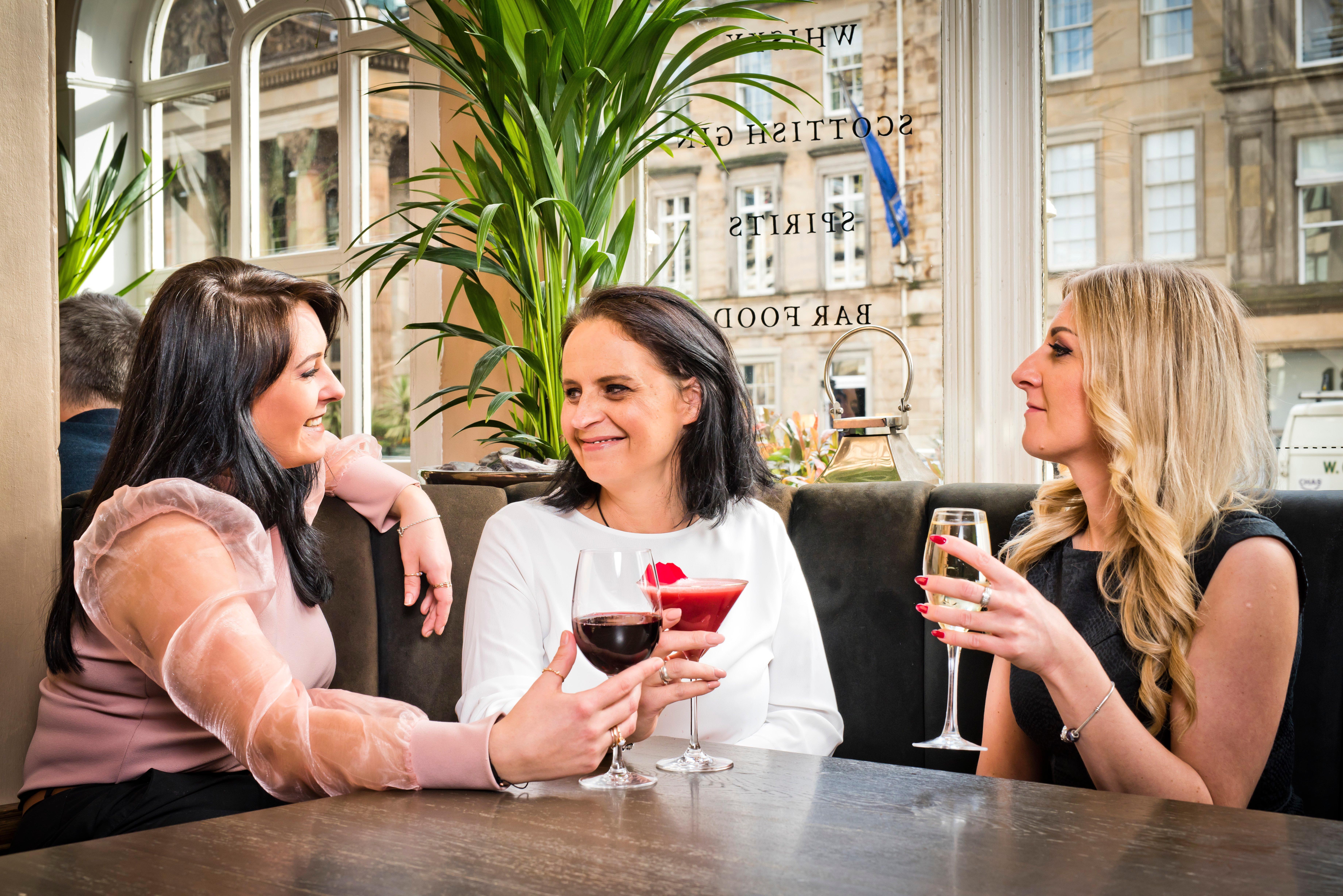 Intercontinental Edinburgh The George By Ihg Hotel Exterior foto The 2019 hosts: (left to right) Victoria Swarovski, Mareile Höppner and Mareile Höppner